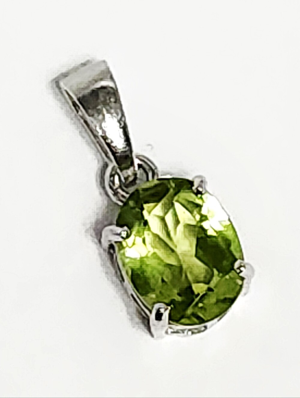 1.25 ct Peridot Oval Sterling Silver Solitaire Pendant